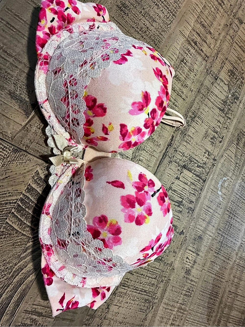 Victoria's Secret Floral Bra in Pink & White Like New
